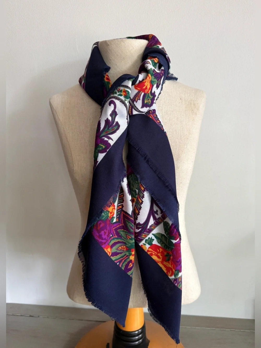 Vintage CHALLIS by Berkshire Floral Paisley Scarf Wrap Navy Multi 45